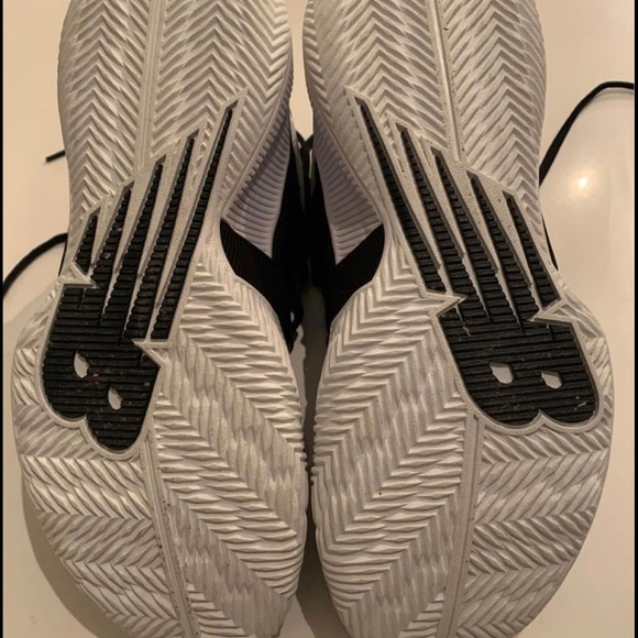 OMN1S basketball shoes
Only worn once
Perfect condition, like new - Picture 2 of 4